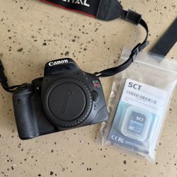 Canon Rebel EOS T2i Camera With Multiple Lenses