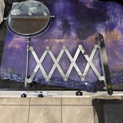 Wall-Mounted Extendable Mirror