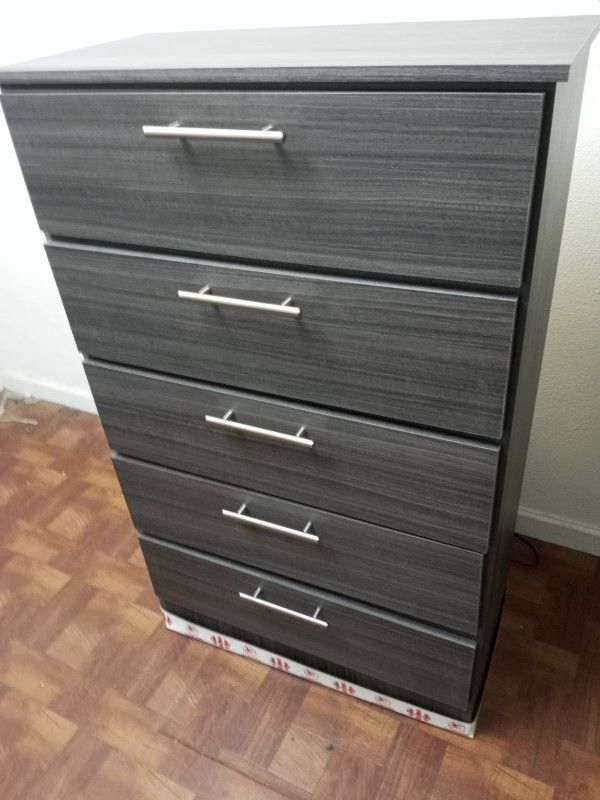 NEW GRAY DRESSER CHEST AND 2 NIGHTSTANDS. ALSO SOLD SEPARATELY