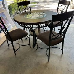 Dining Round table