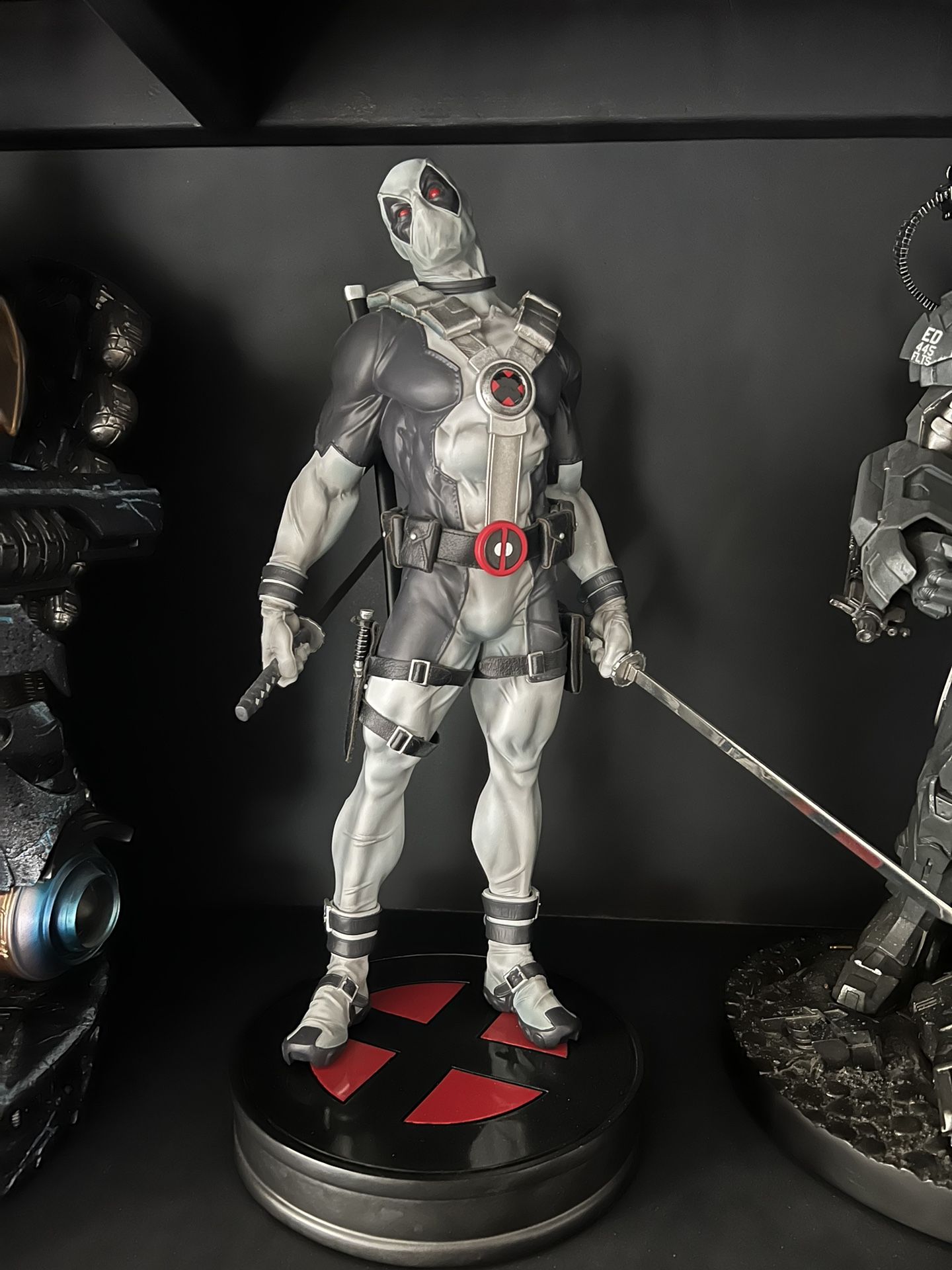 Sideshow Deadpool X-Force Premium Format
