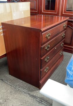 3 Drawer Solid Wood File Cabinet (missing one file rail)