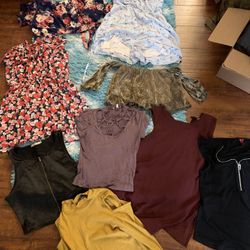 Women Clothes Small And Medium $20 Cash