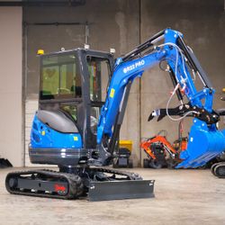 NEW Kubota Diesel 5k Excavator |Telescopic Tracks, Piston Pump, Enclosed cab w/AC, Heater