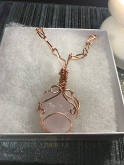 ROSE QUARTZ NECKLACE