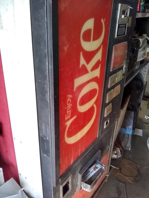 Coca cola classic vending machine from 80s