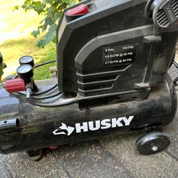 Husky 8 Gal Portable Air Compressor 