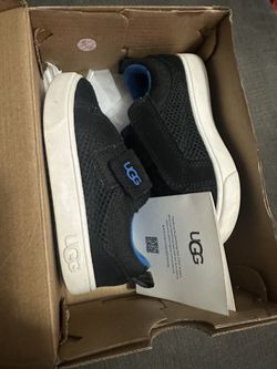 UGG Sneakers 