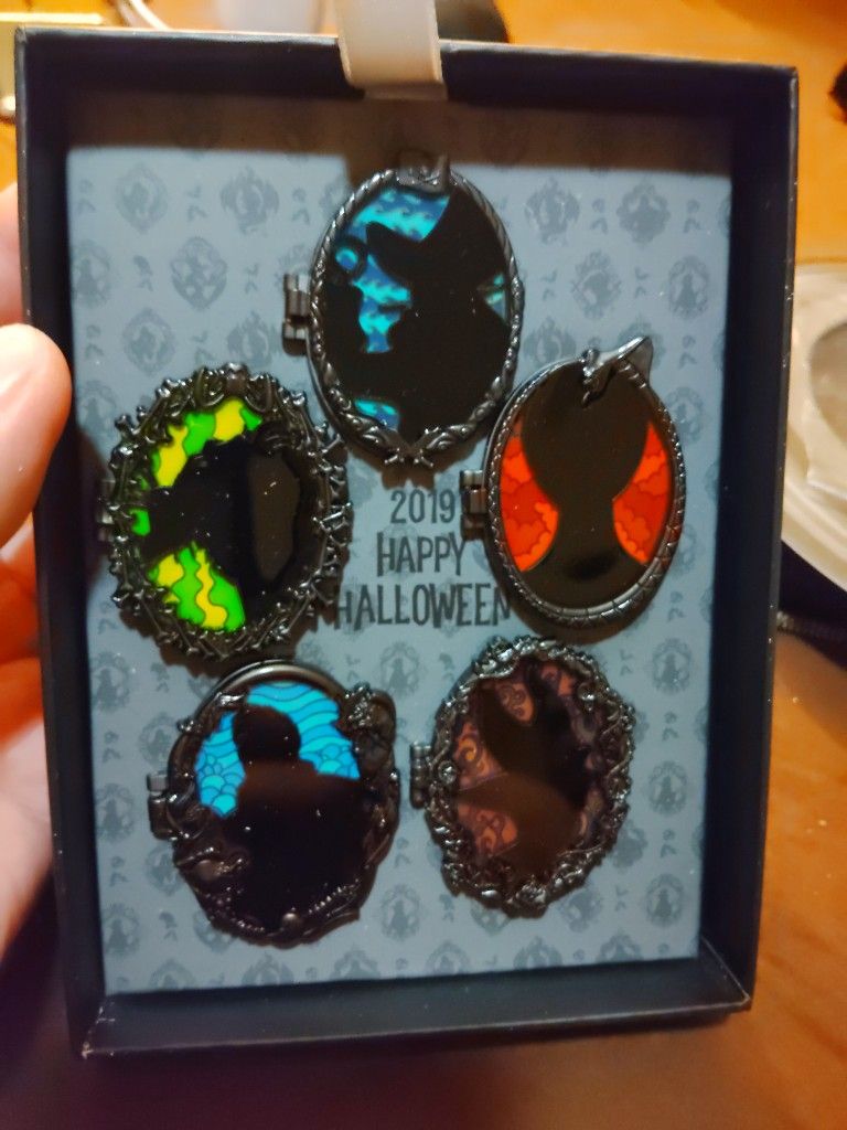 Disney Villains Pin Set Happy Halloween 2019