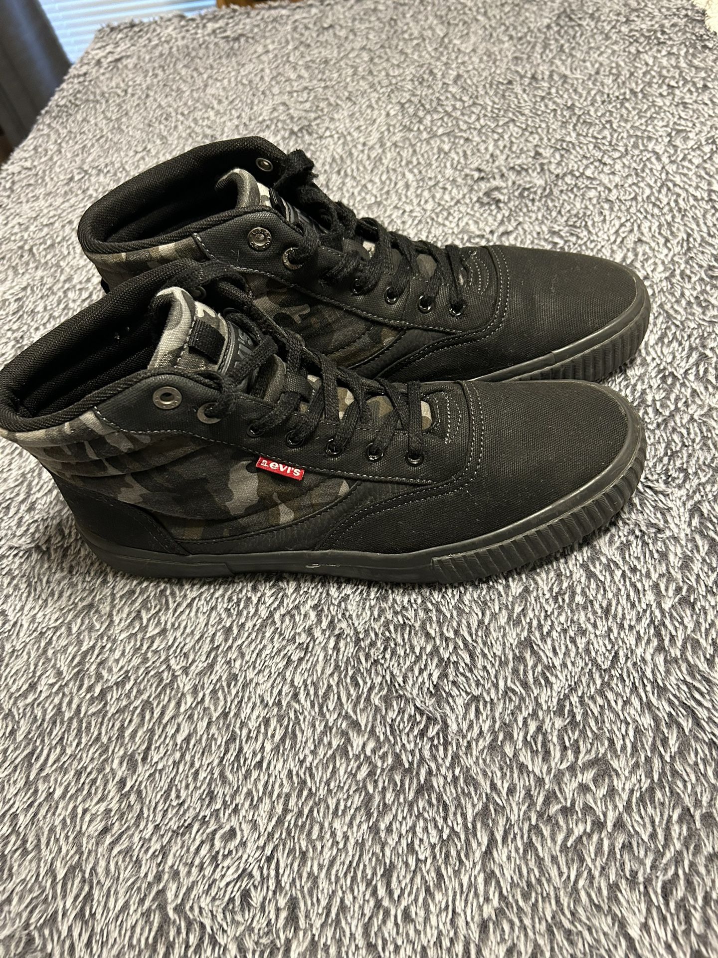 Levi’s Men’s Shoes Size 11