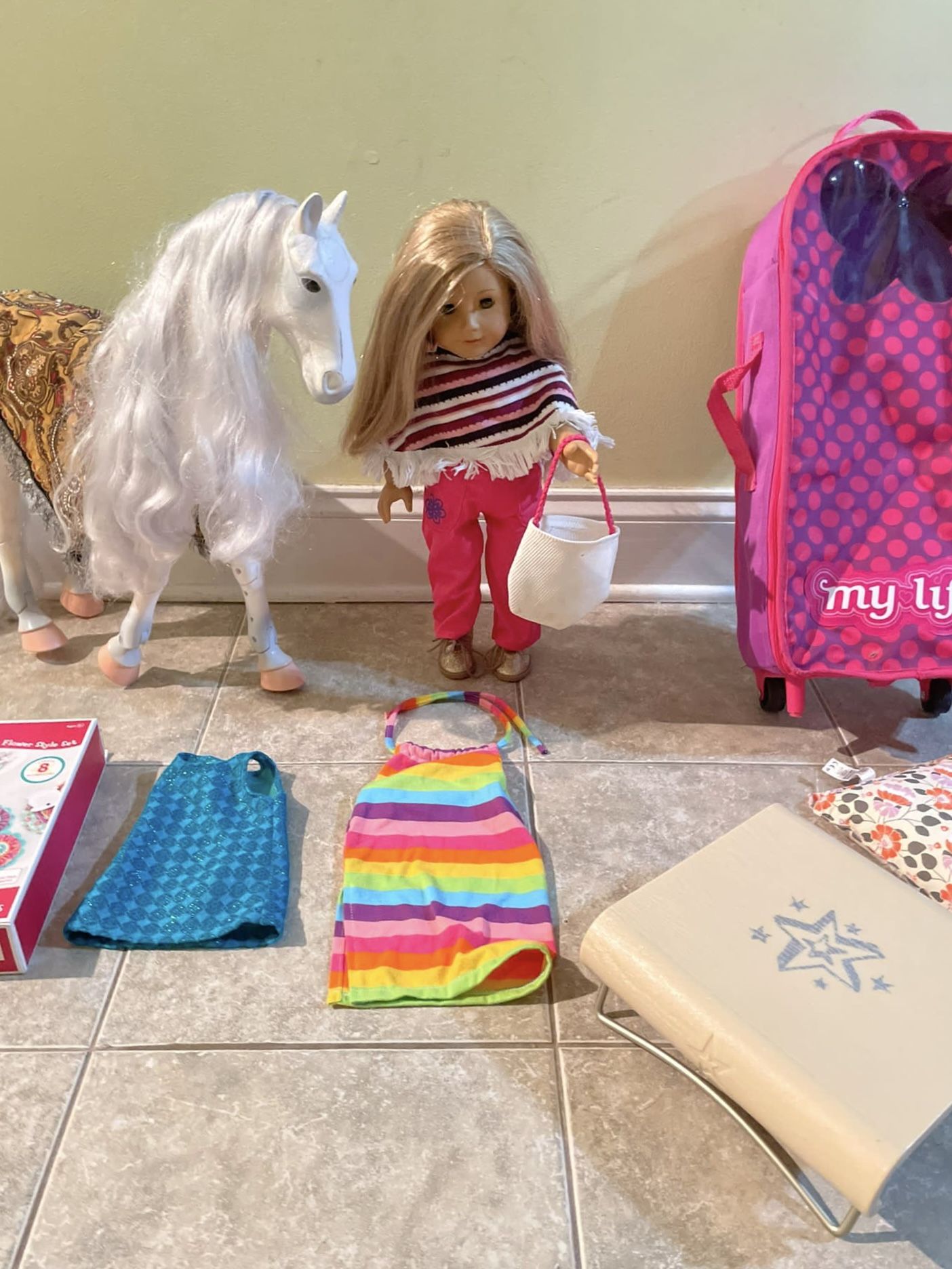 Original American Girl Doll w/ Horse + Carrying Bag + Desk & Chair and much more!