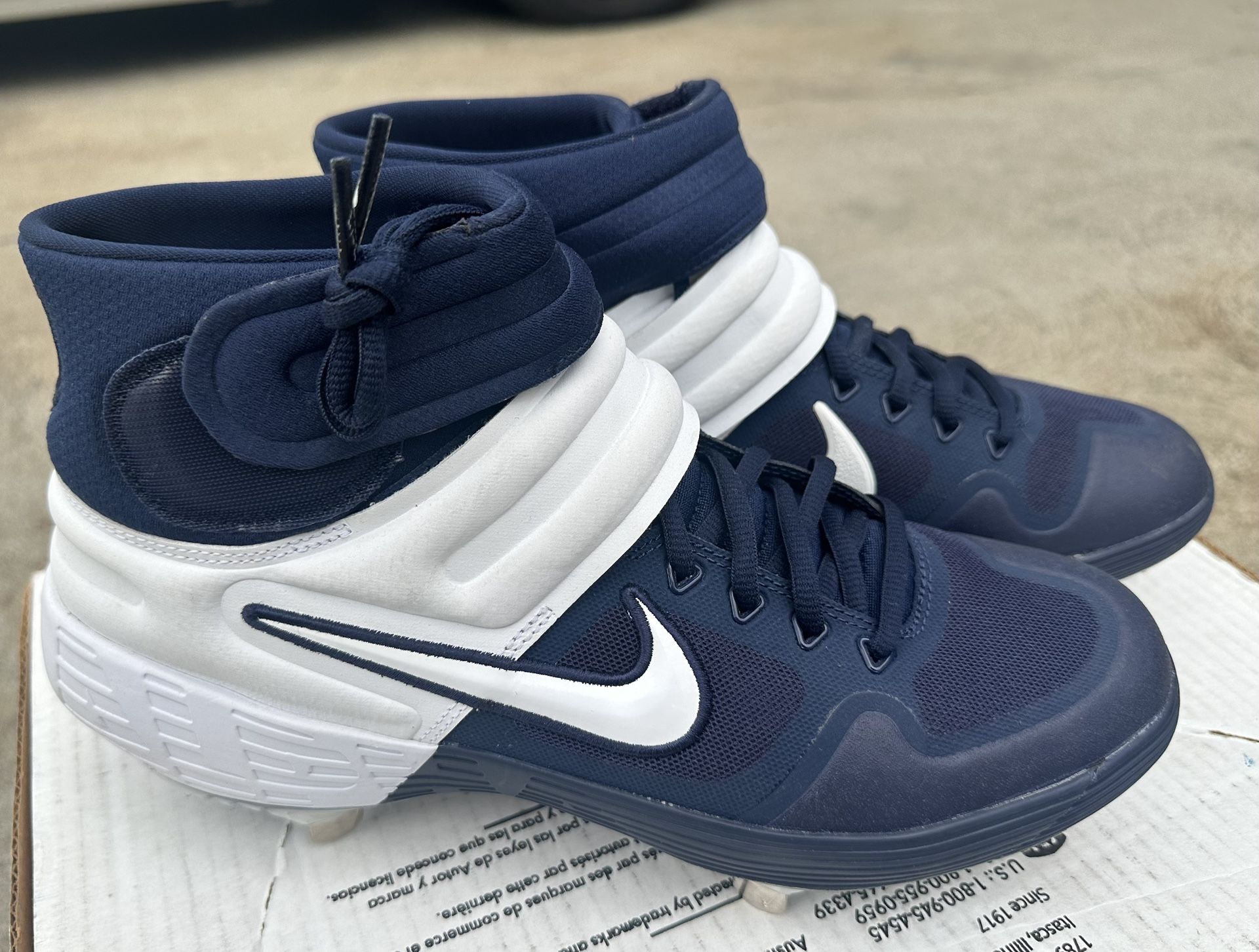 New Nike Metal Hi-Top Baseball Cleats