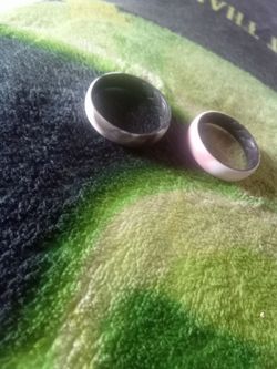 2 pack of silicone rings
