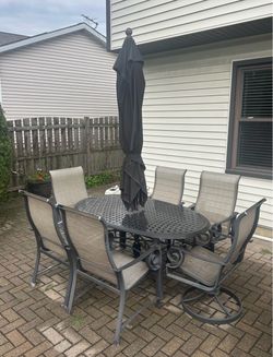 6-Person Outdoor Patio Set w/umbrella & umbrella stand ~ includes 6 chairs (2 swivel/rock)