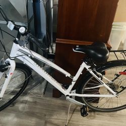 Lightweight Hybrid City Bike – Great Condition!
