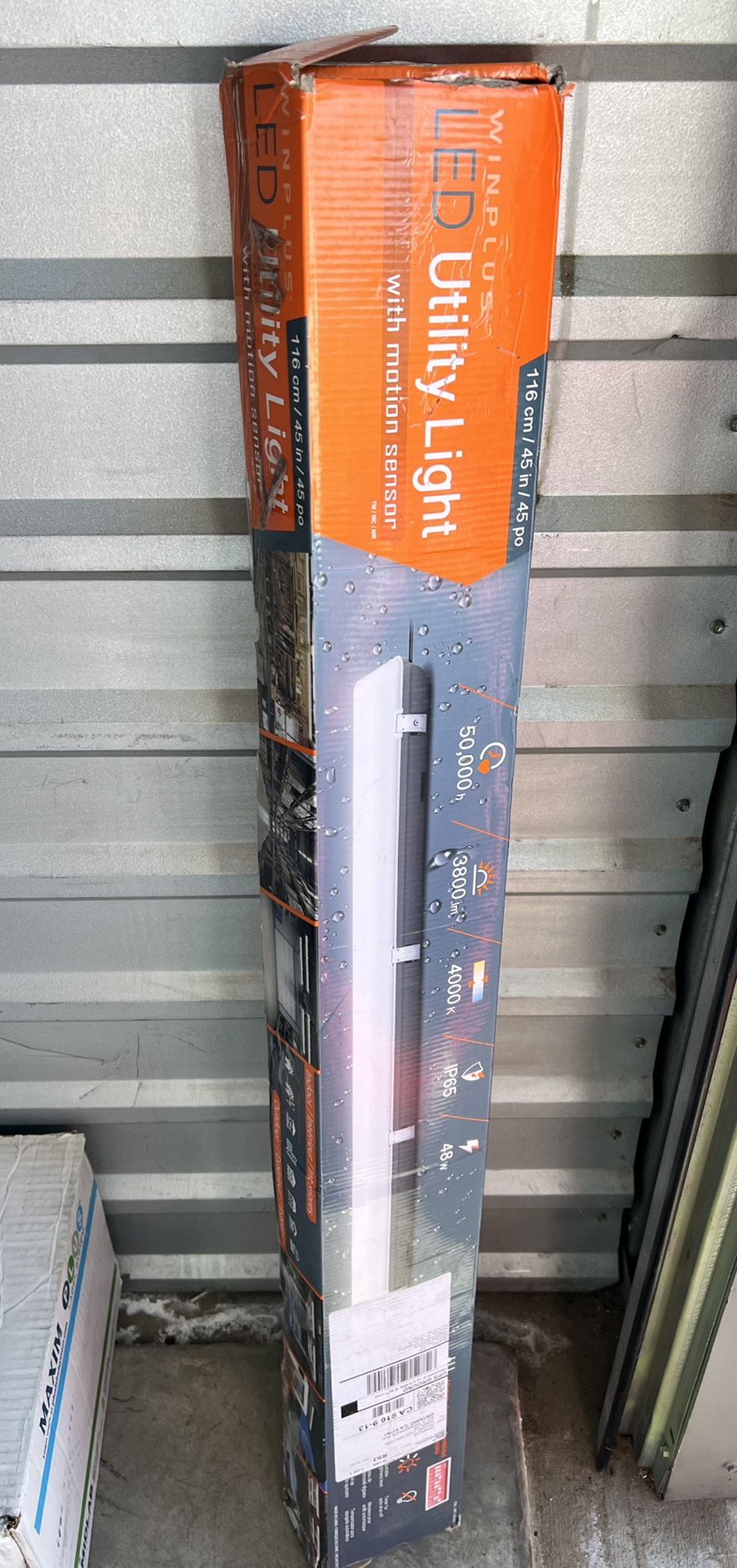 Winplus LED Utility Shop Sensor | 116 cm/45 in | Indoor Outdoor | Perfect for Home Garage or Office | Easy Plug-in and Mount | Adjustable Light