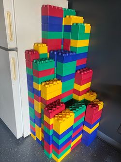 Giant Lego set (100 pieces)