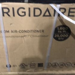 Frigidaire 25,000 BTU Window-Mounted Room Air Conditioner in White with Remote