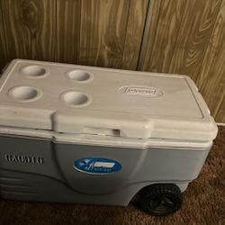 Coleman Xtreme series hard cooler box