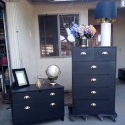 6 Drawer Upright Dresser With 2 Drawer Dresserette - Black With Gold 