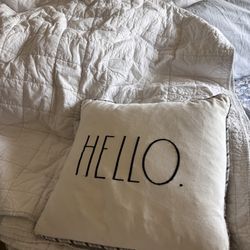 Beautiful cream, white color comforter could be used on a twin or a queen comes with a bed pillow