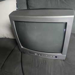 Sylvania 6413TEY 13" CRT Color Television Tested good for VHS & Retro Gaming