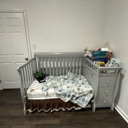 Crib/toddler Bed 