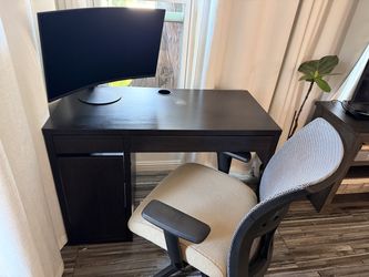 Samsung Monitor 27”, Desk, Chair Combo
