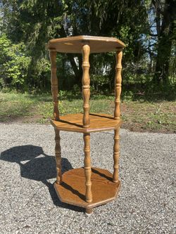 3 Tier Spindle Shelf