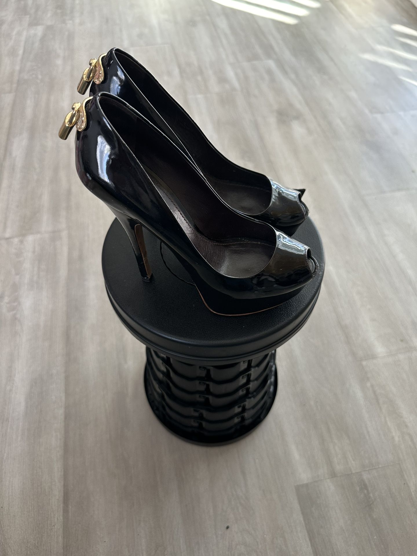 Louis Vuitton Open Toe Leather Black Padlock Cadena Pumps Size US 7