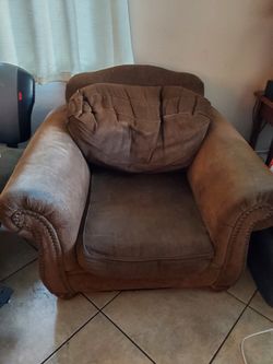 2 chairs Free! Gratis!!