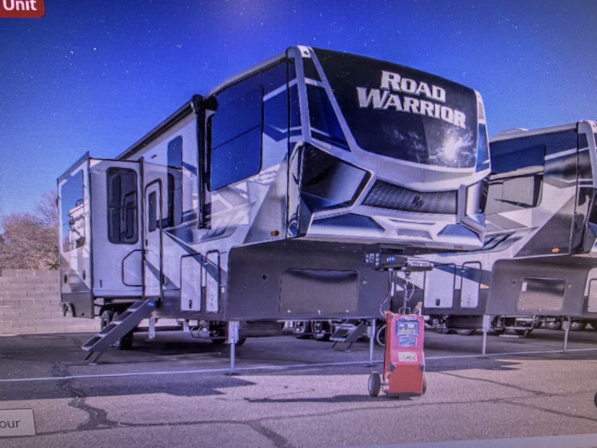 2022 Road Warrior 37 Ft 5/w Toyhauler