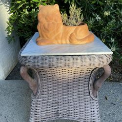 Wicker Swan Table. 92014