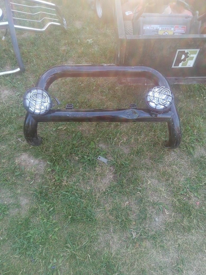 A push bar for a trunk