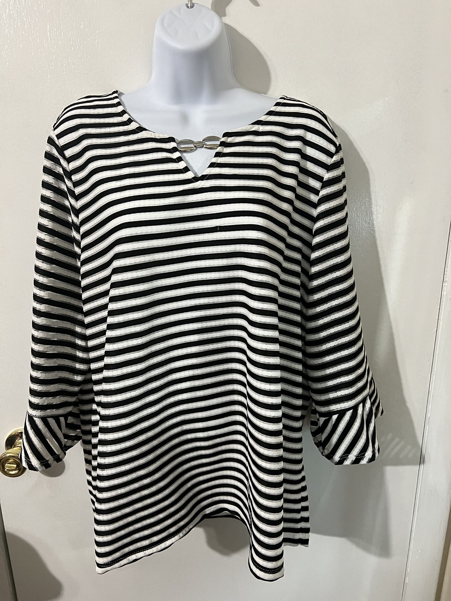 Long Sleeve Black And White Shirt *SALE!!!  Now $10