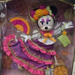 Minnie Mouse Deluxe Catrina Doll