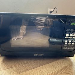 Emerson Microwave 900watts