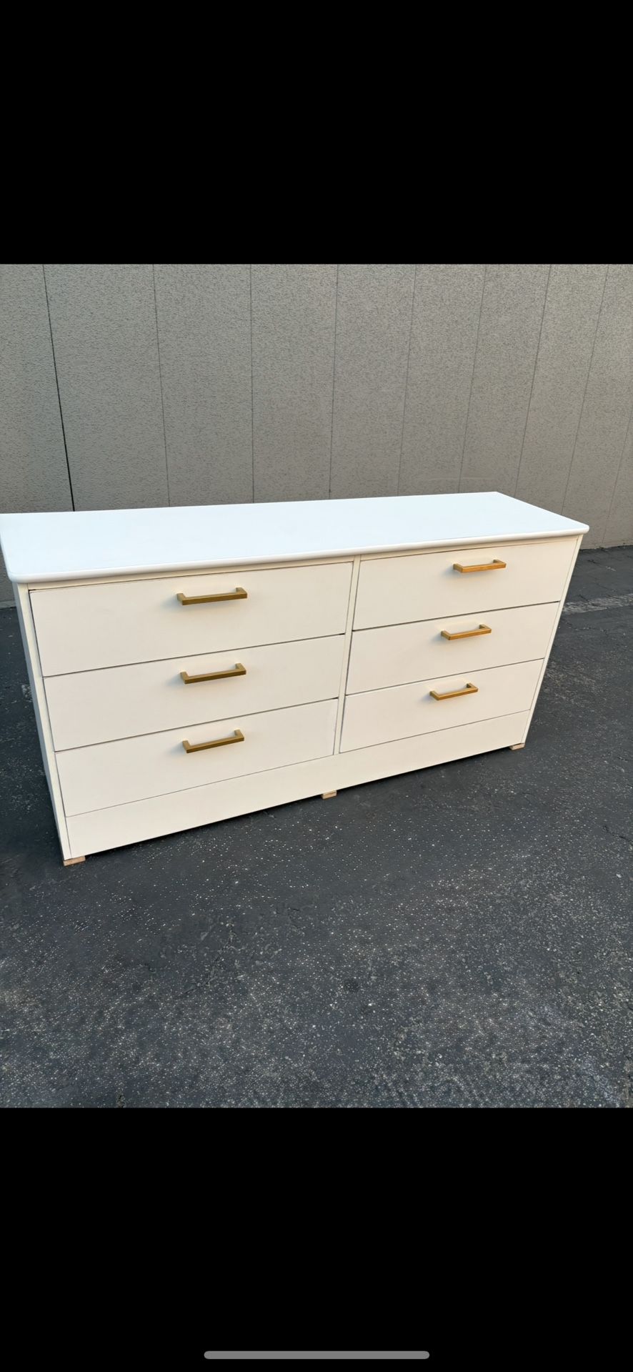 White 6 Drawer Dresser With Gold Knobs⭐️