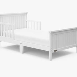Toddler bed