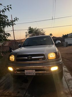 Toyota Tundra V8 Full-Size Truck