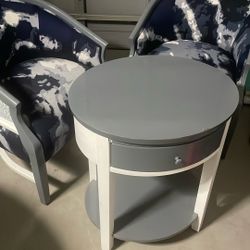 2 Chairs With small Table Good Condition 