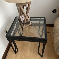 Coffee Table With 2 Side Tables And Rug. Non-smoking Home.  No Scratches on glass