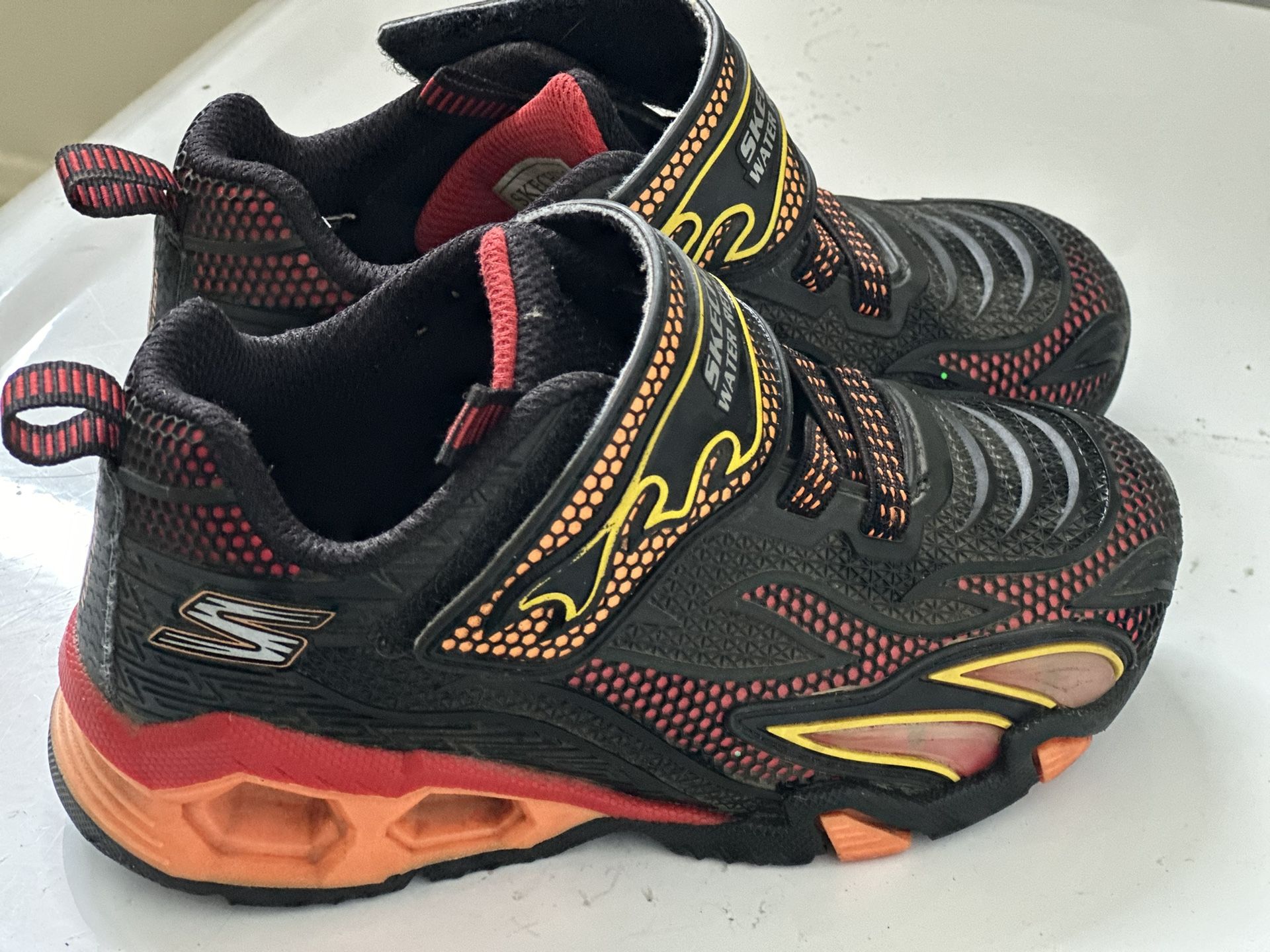 Skechers Light up sneakers size 11c 