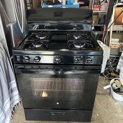 LIKE NEW CONDITION GENERAL ELECTRIC GAS STOVE 