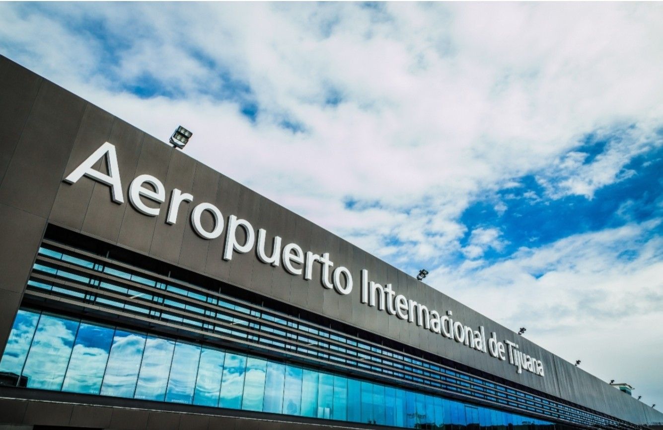 Raites Al aeropuerto De Tijuana (Lea Anuncio)