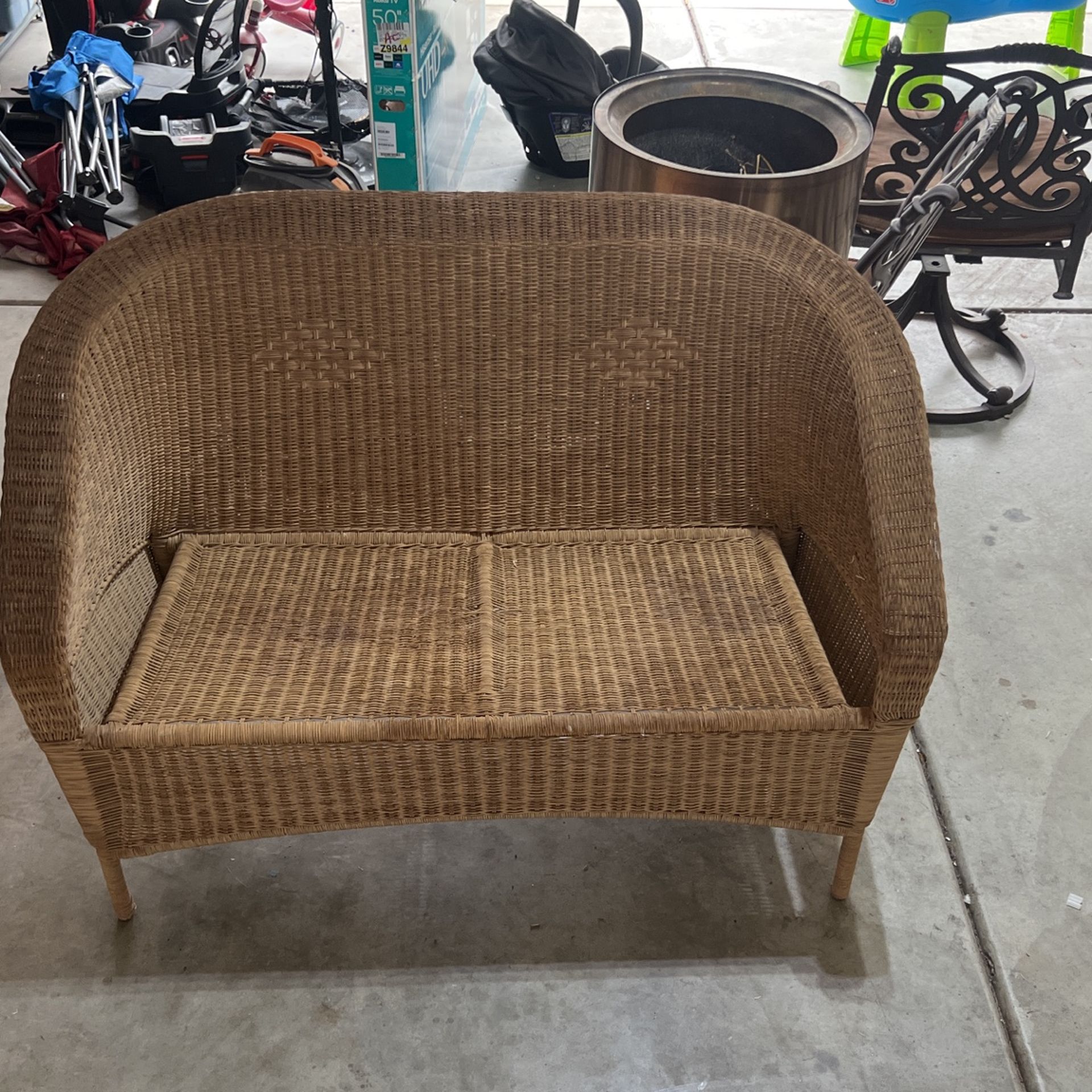 Free Wicker Bench for Sale in Queen Creek, AZ OfferUp