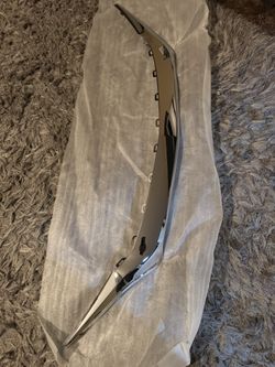 21-23 Chevy Trailblazer Grille Chrome Trim
