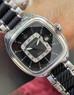 David Yurman Thoroughbred Dual Time GMT T306-DST in like-new condition featuring a Swiss automatic movement a 41 mm stainless steel square case a blac