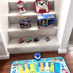 Adorable Lot Of Paw Patrol Toys And Items. Most Are New Or Like New Condition! Great For Gift Giving! ($45 For All)