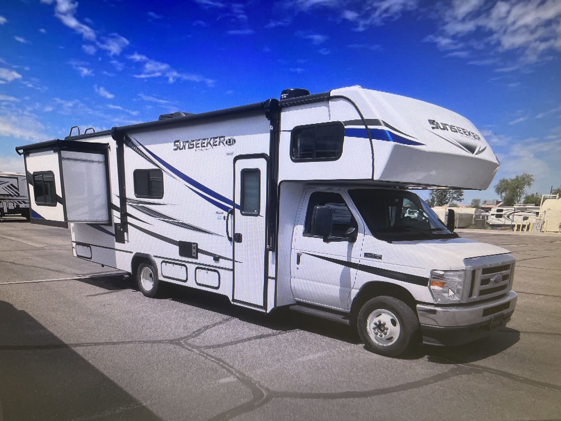 Used 2022 SUNSEEKER LÊ 2550DSF (23,000 Miles)